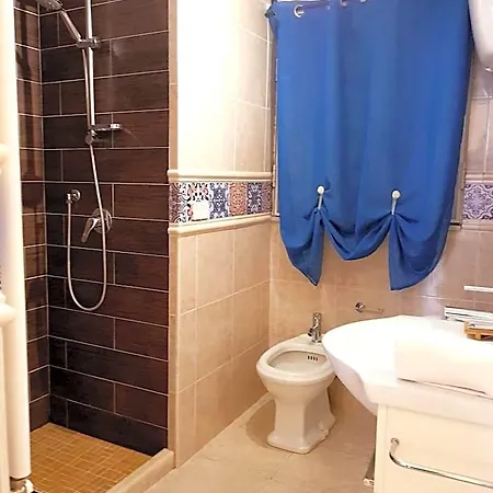 Bb Pupi 93 Bed & Breakfast 3*